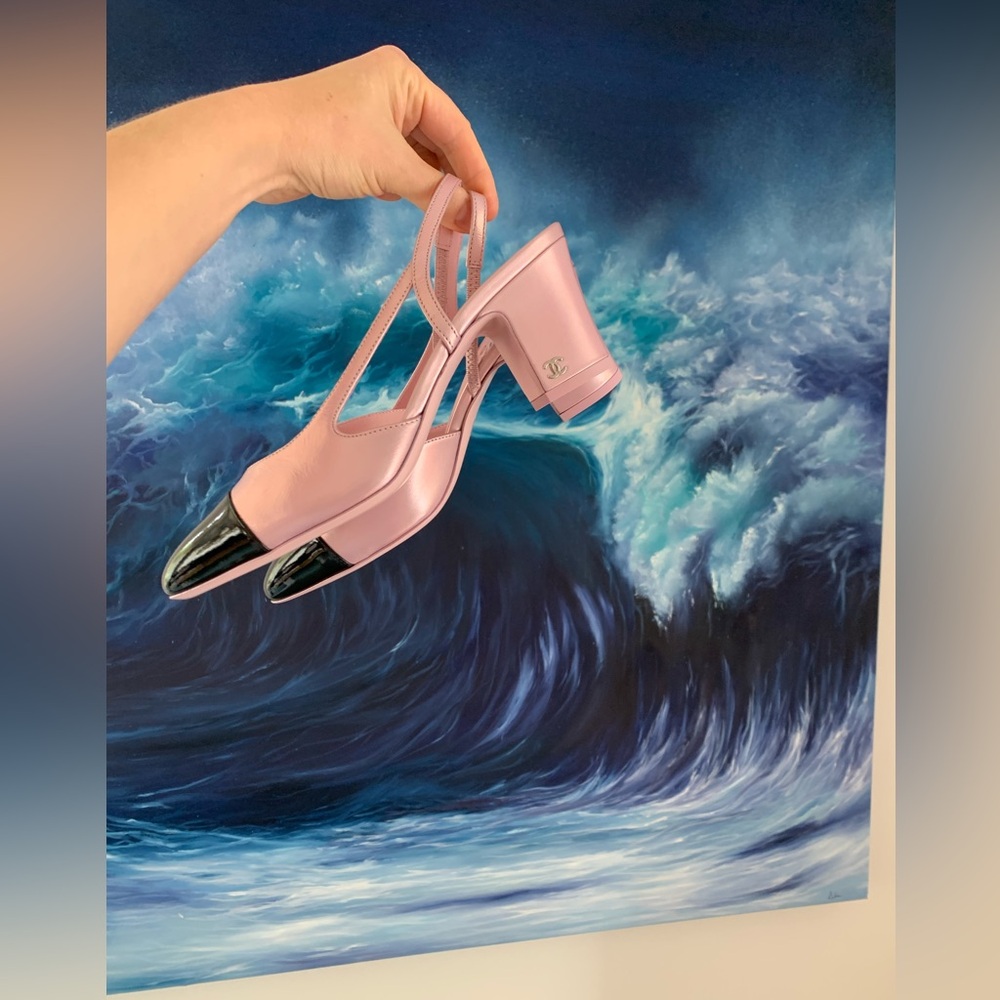 NIB Chanel Coco Beach 24M Classic Slingbacks Metallic Pink CC Logo size 39